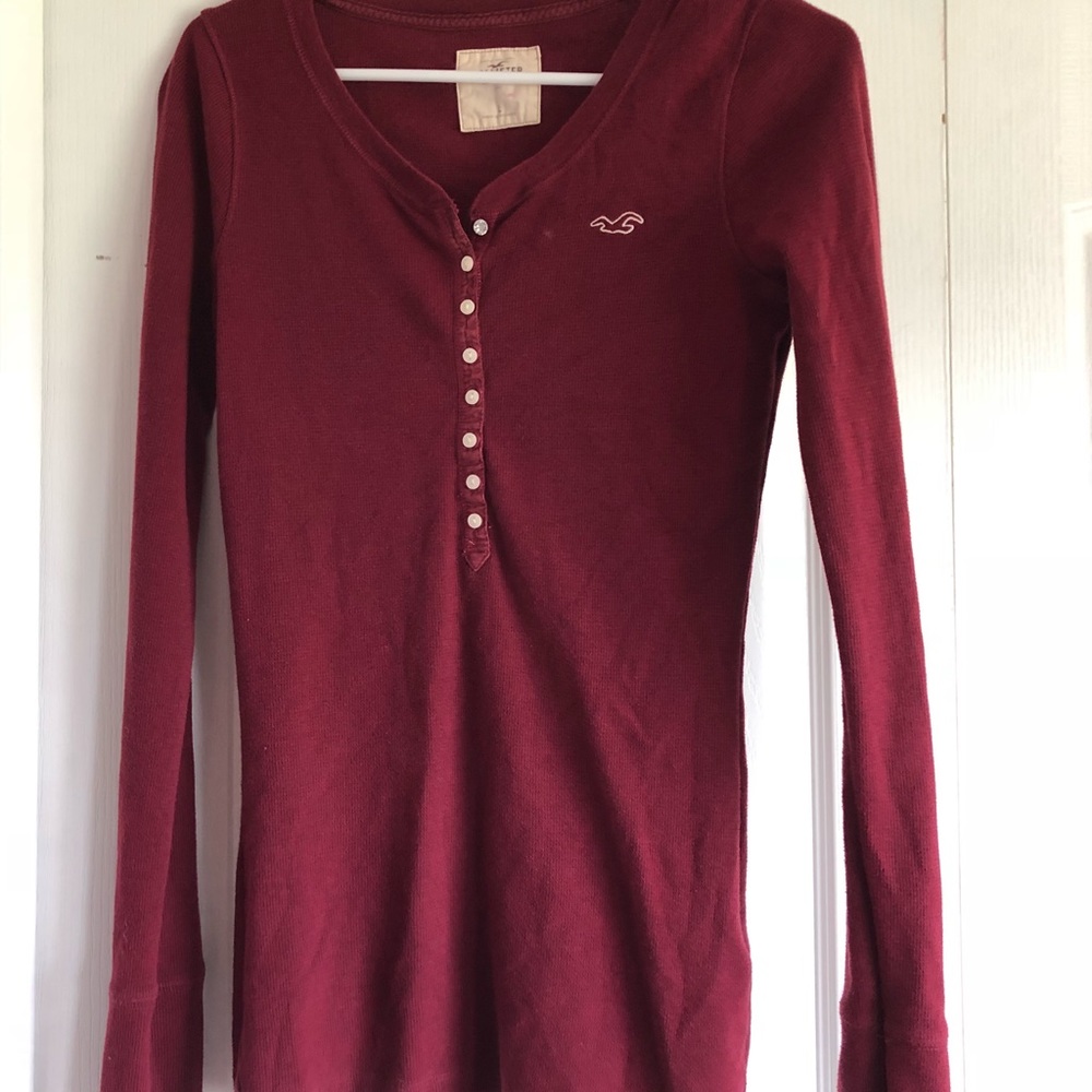 Hollister long sleeved tee